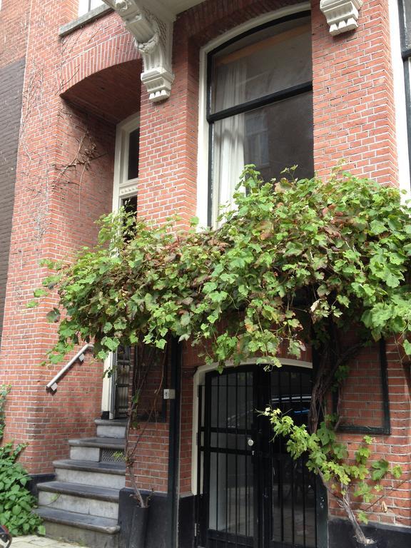 Nine-T-Teen Bed And Boutique Amsterdam Exteriör bild